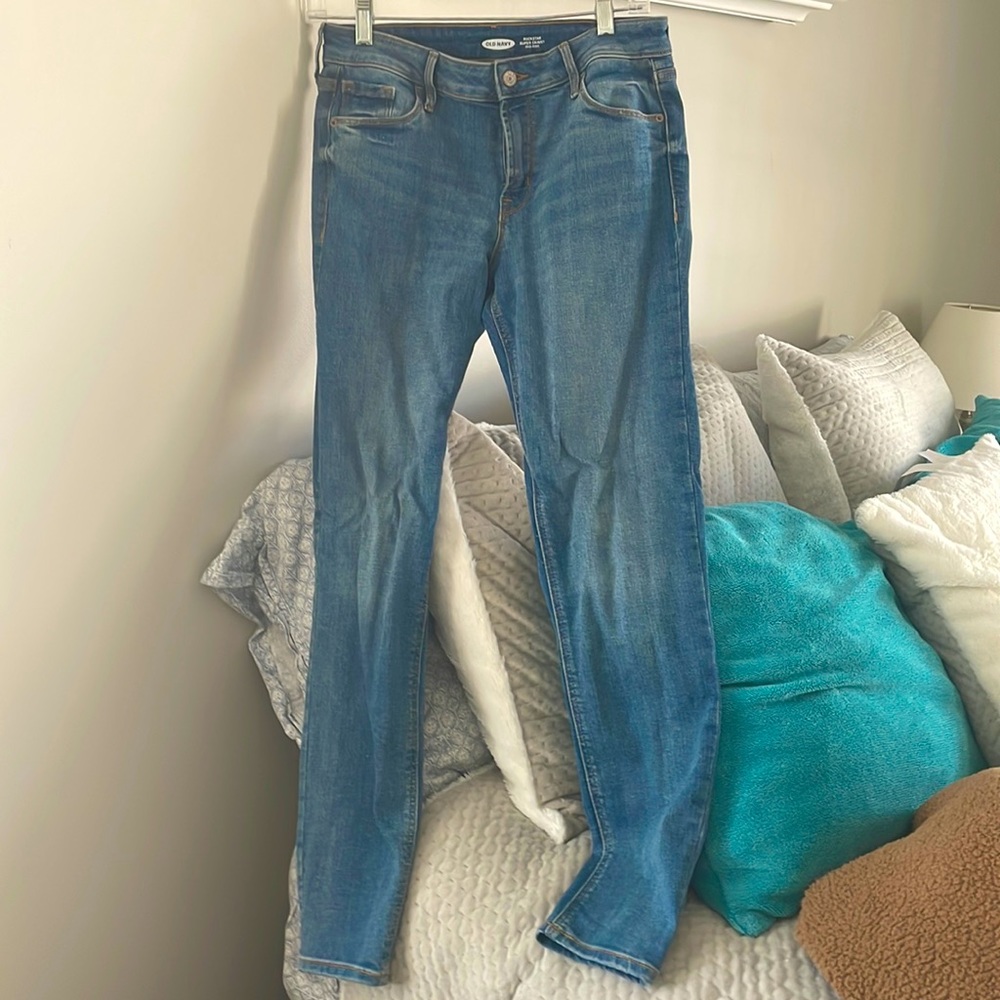 Never worn Old Navy jeans! Size 6